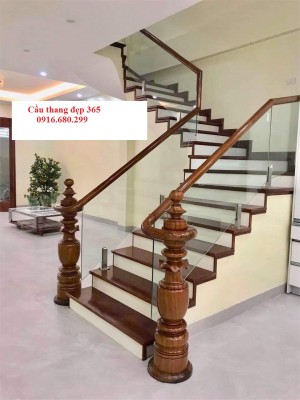 Cầu thang kính cường lực tại Ba vì Hà Nội